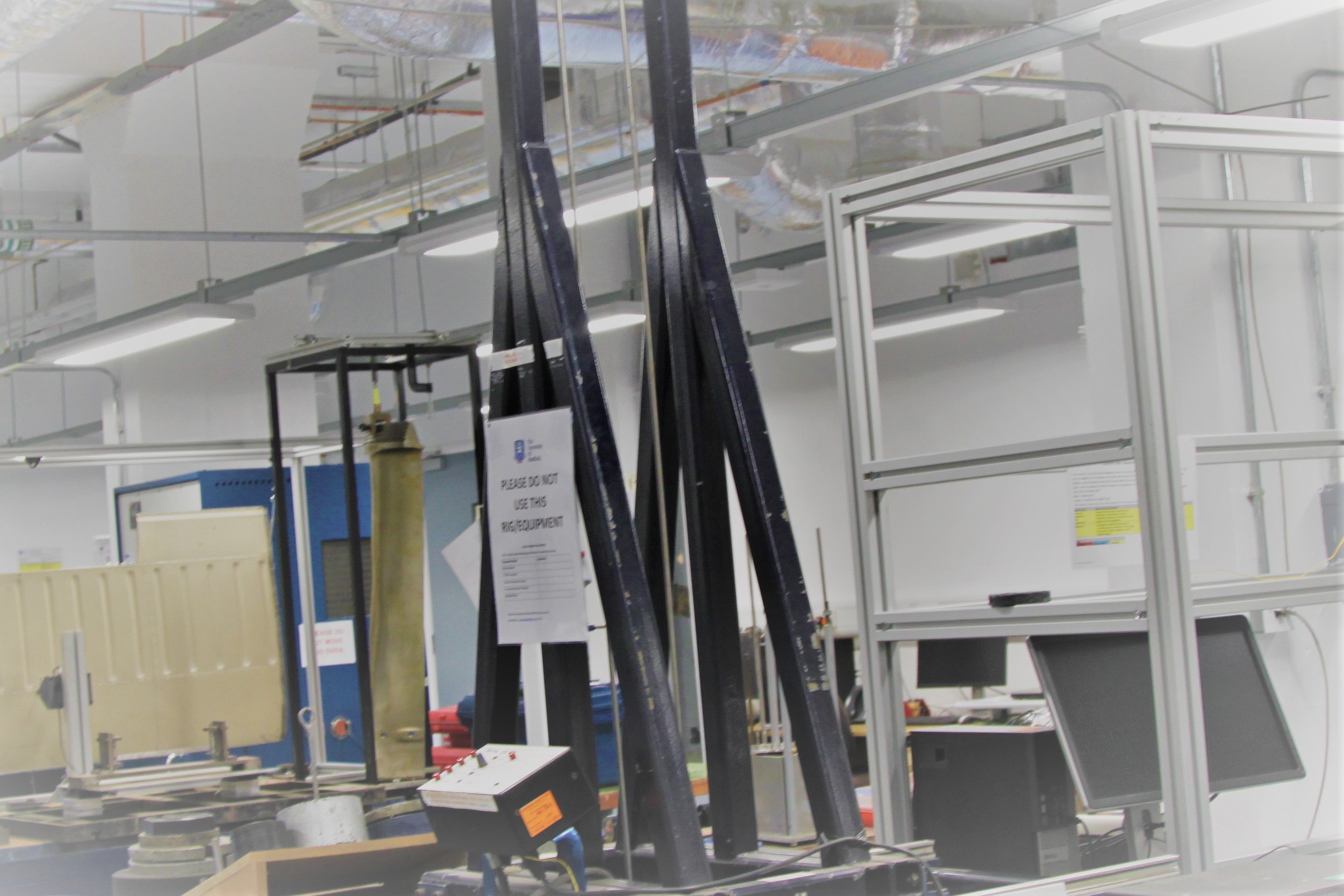 Drop test rig | Dynamics Research Group